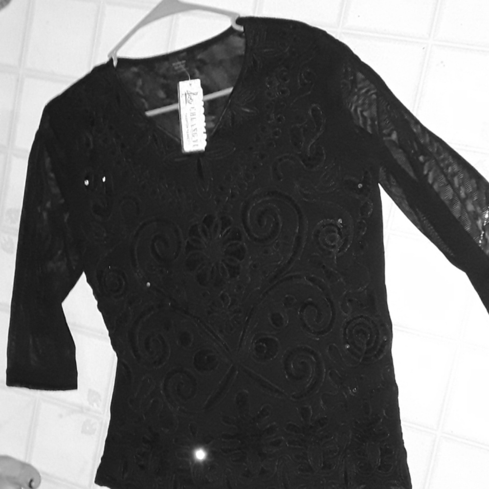 BEAUTIFUL black sequences silky top womans